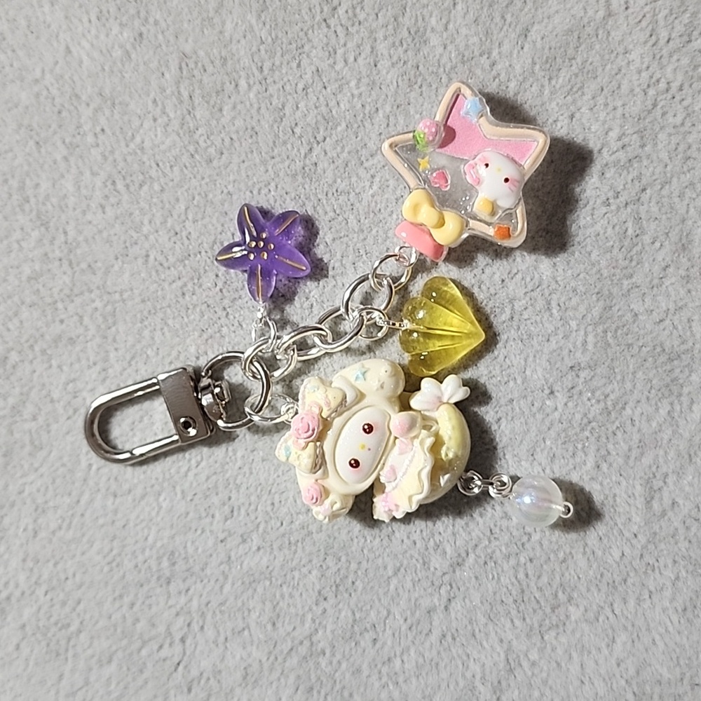 ❌️SOLD❌️Cute Pastel Hello Kitty Mermaid Charm Keychain